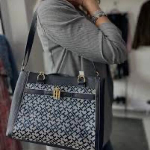 NEW!!! Tommy Hilfiger Navy Satchel Shoulder Crossbody Purse 10 x 13 x 4.5 - Picture 1 of 10